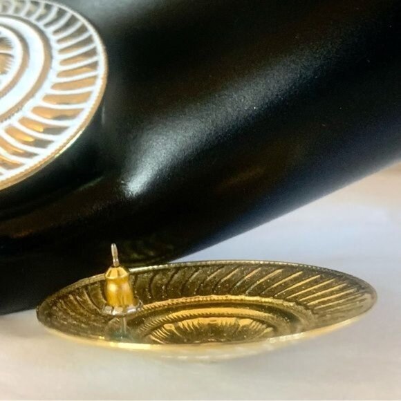 Vintage 80s Whitewashed Gold-Tone Disk Post Earrings - Picture 5 of 5